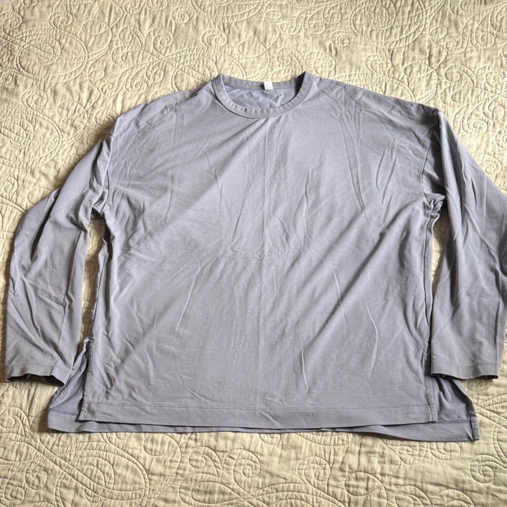 Uniqlo Women's Light Grey Purple Long Sleeve Tee. Size XL